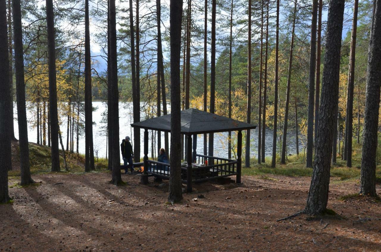 Laahtanen Camping Hotell Ristijärvi Exteriör bild